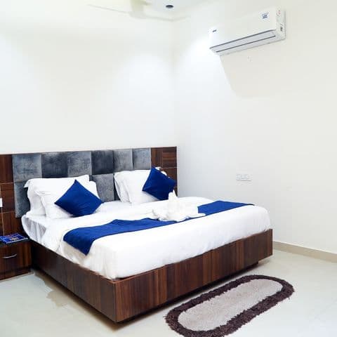 Deluxe Room image 2